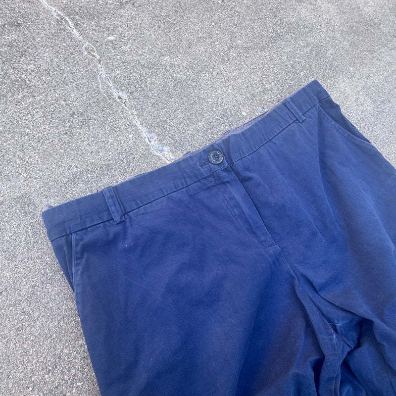 Detailansicht: Sourced limited accessories and clothes Lacoste retro casual blue chinos – Logo, Nähte oder Material