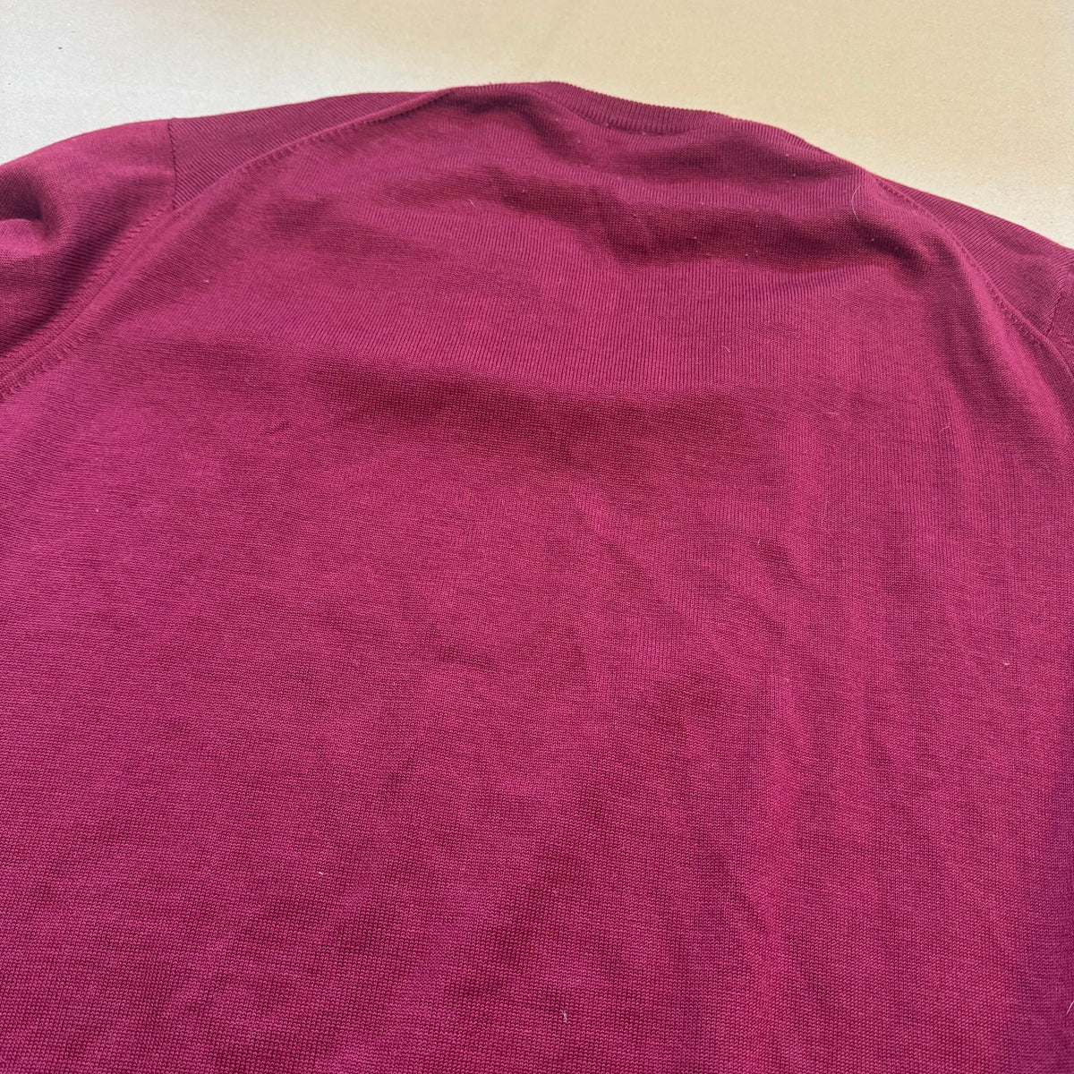 Lacoste vintage burgundy v-neck sweater – Close-up 4
