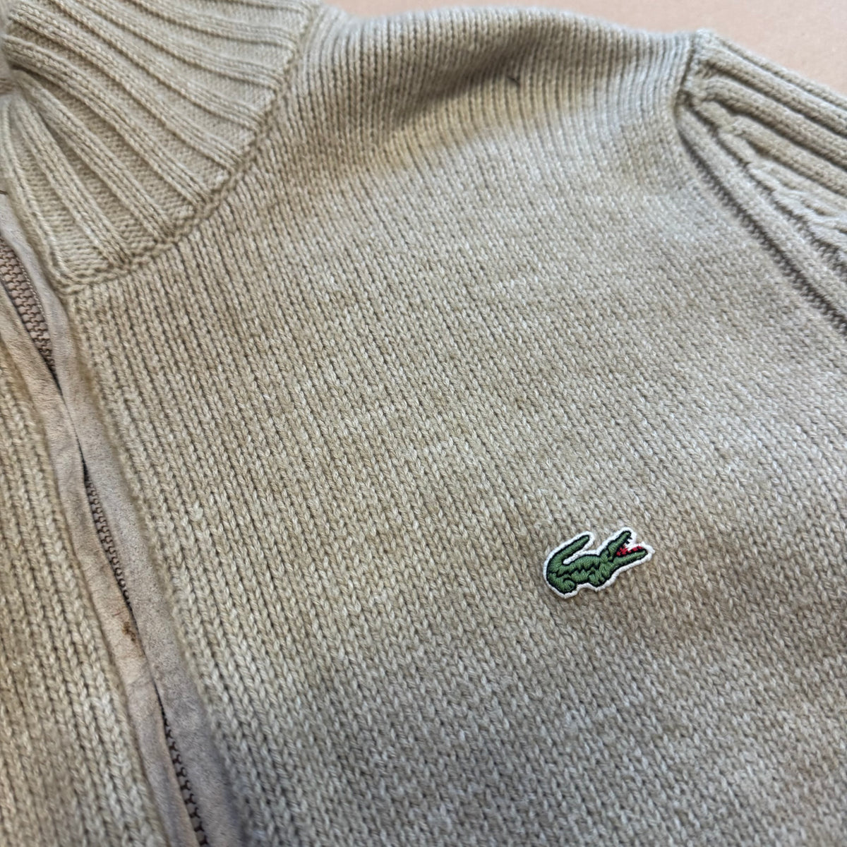Lacoste vintage knitted beige jacket – Close-up 1