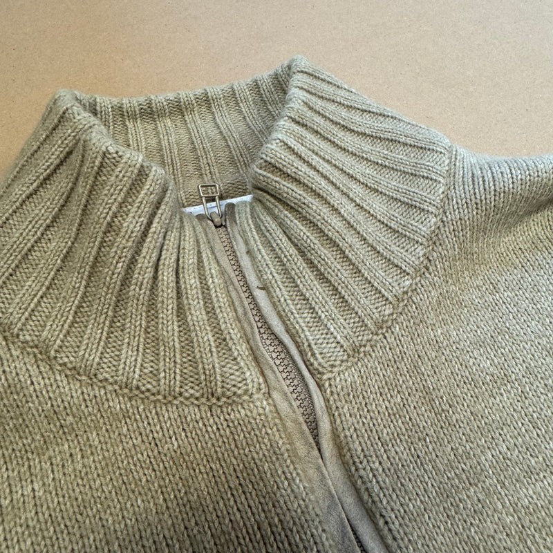 Detailansicht: Sourced limited accessories and clothes Lacoste vintage knitted beige jacket – Logo, Nähte oder Material