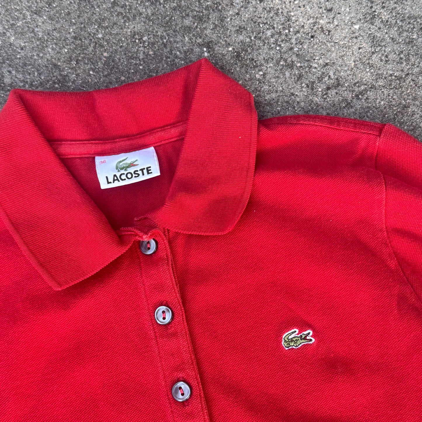 Lacoste vintage red womens longsleeve polo – Close-up 1