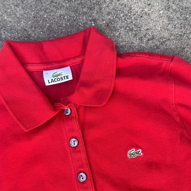 Detailansicht: Sourced limited accessories and clothes Lacoste vintage red womens longsleeve polo – Logo, Nähte oder Material