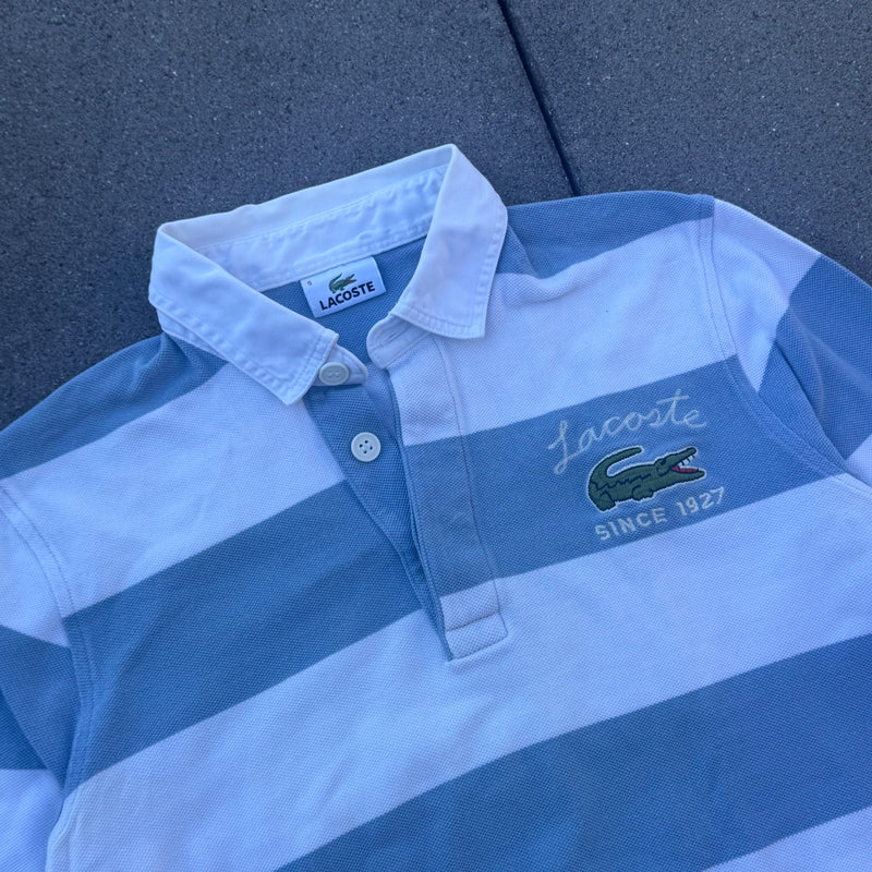 Detailansicht: Sourced limited accessories and clothes Lacoste vintage skyblue striped long polo – Logo, Nähte oder Material
