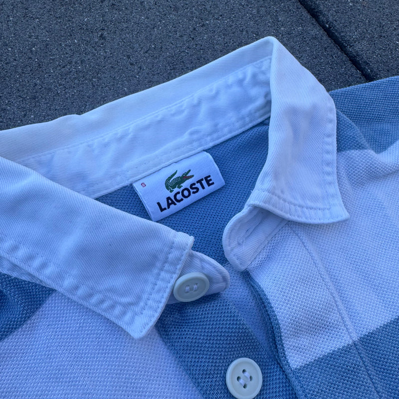 Detailansicht: Sourced limited accessories and clothes Lacoste vintage skyblue striped long polo – Logo, Nähte oder Material