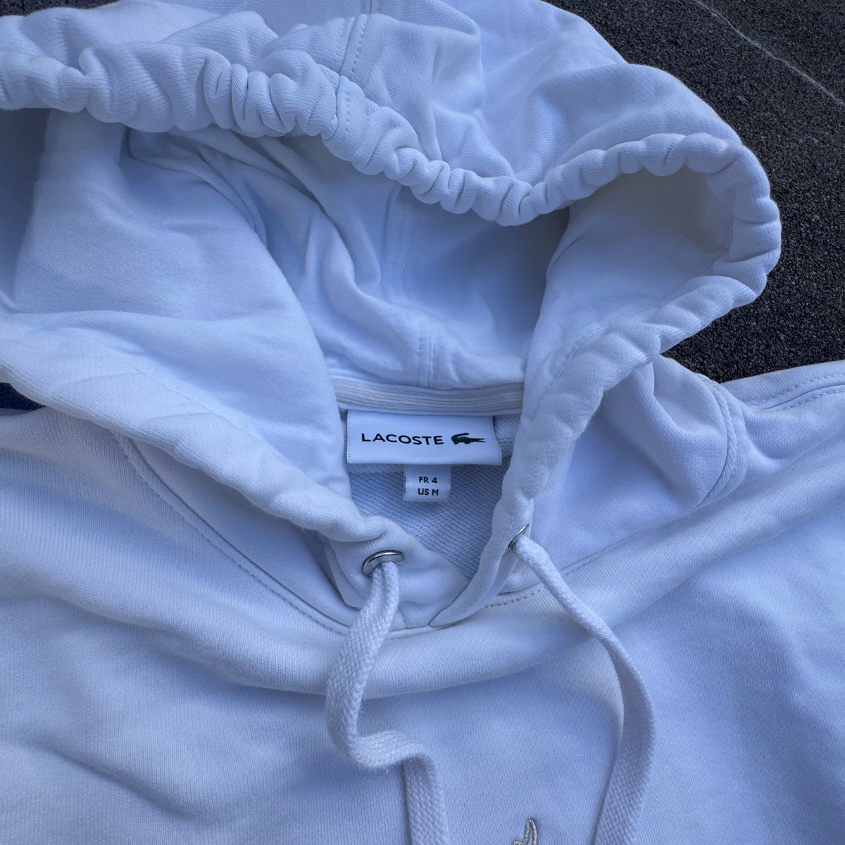 Lacoste white casual designer hoodie – Close-up 5