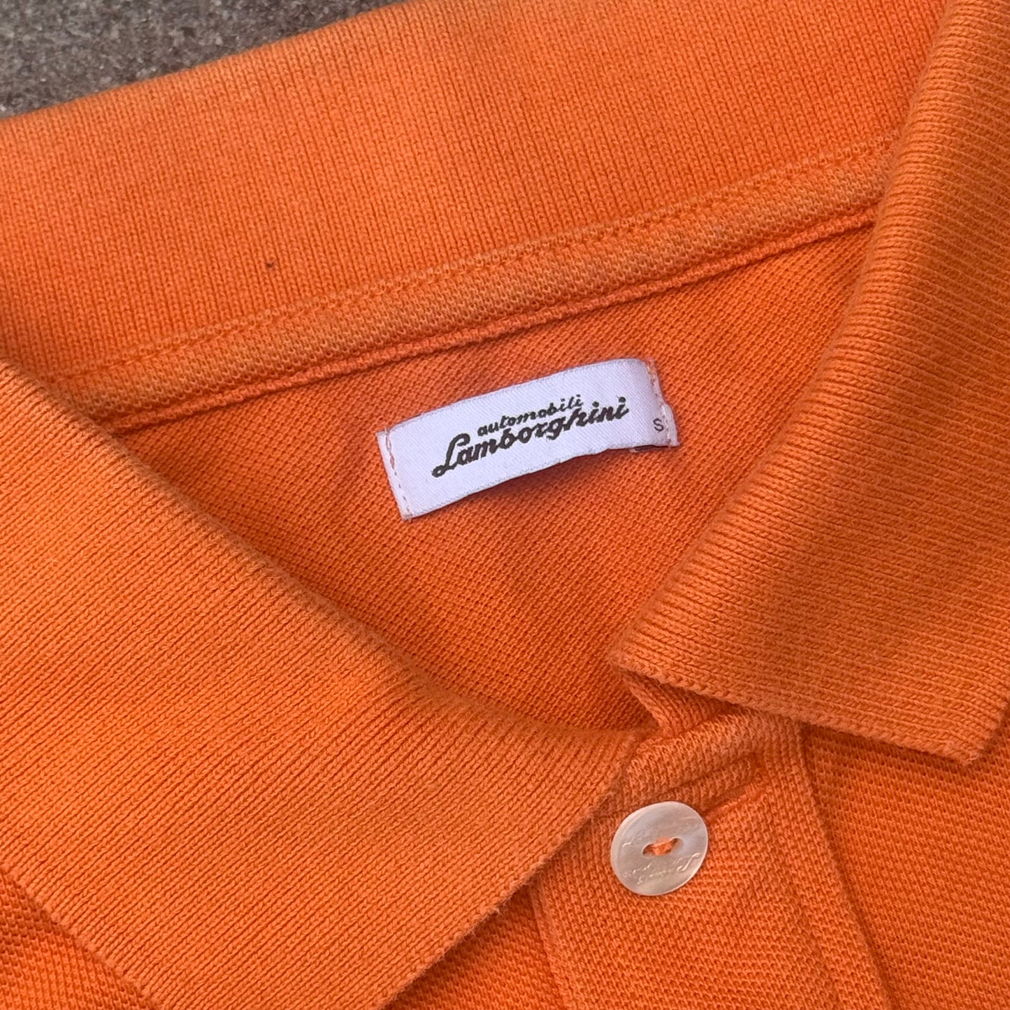 Lamborghini orange streetwear poloshirt – Close-up 2