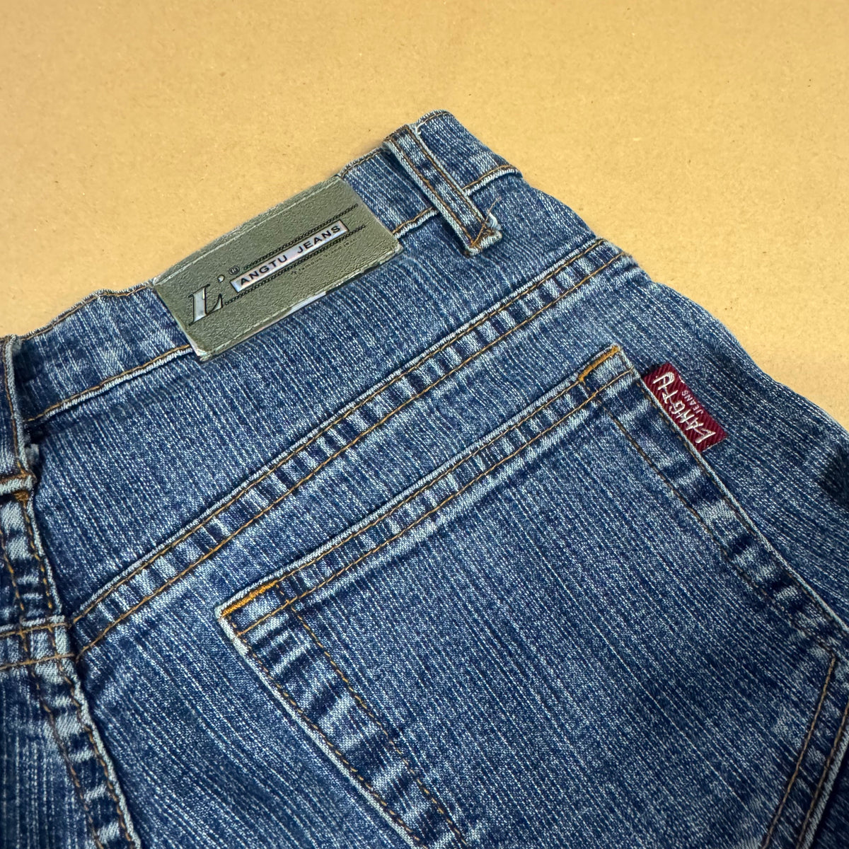 Langren Japanese vintage wide-leg jeans – Close-up 4
