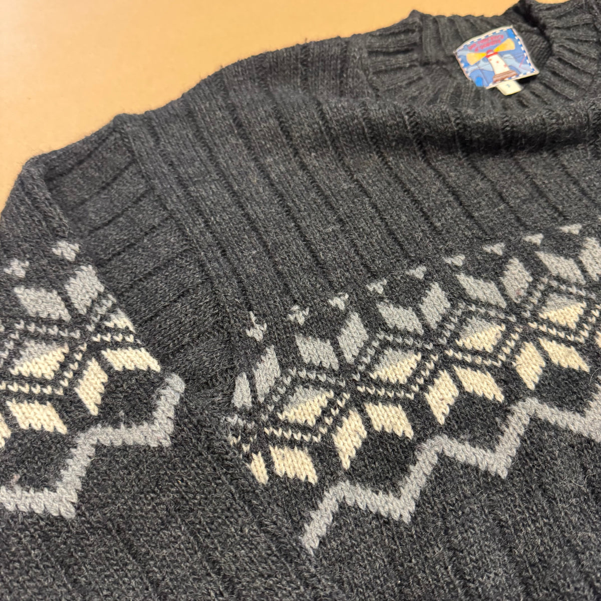 Les Coureurs d’Océans vintage knit sweater – Close-up 2