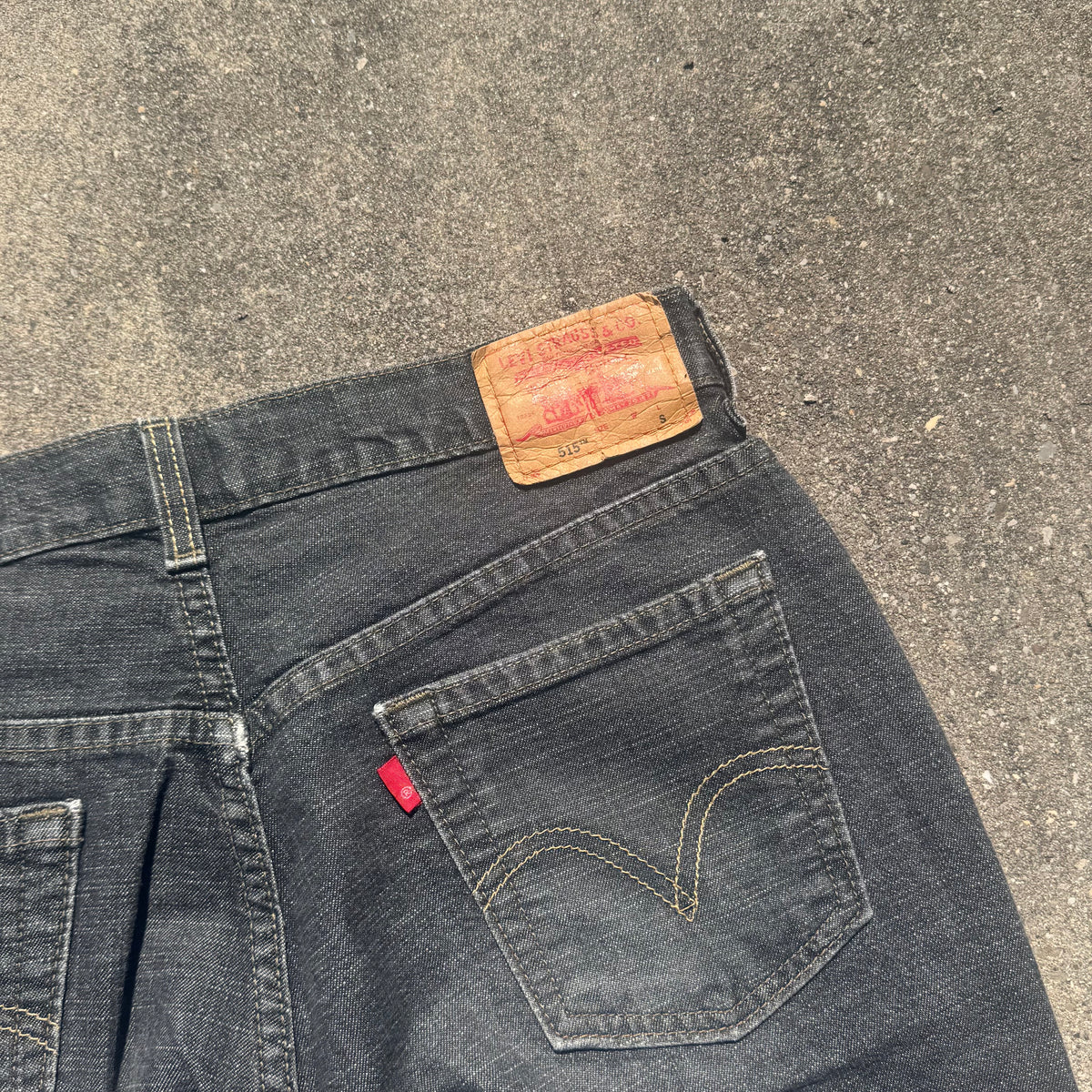 Levi Strauss 515 bootcut high waist jeans – Close-up 1