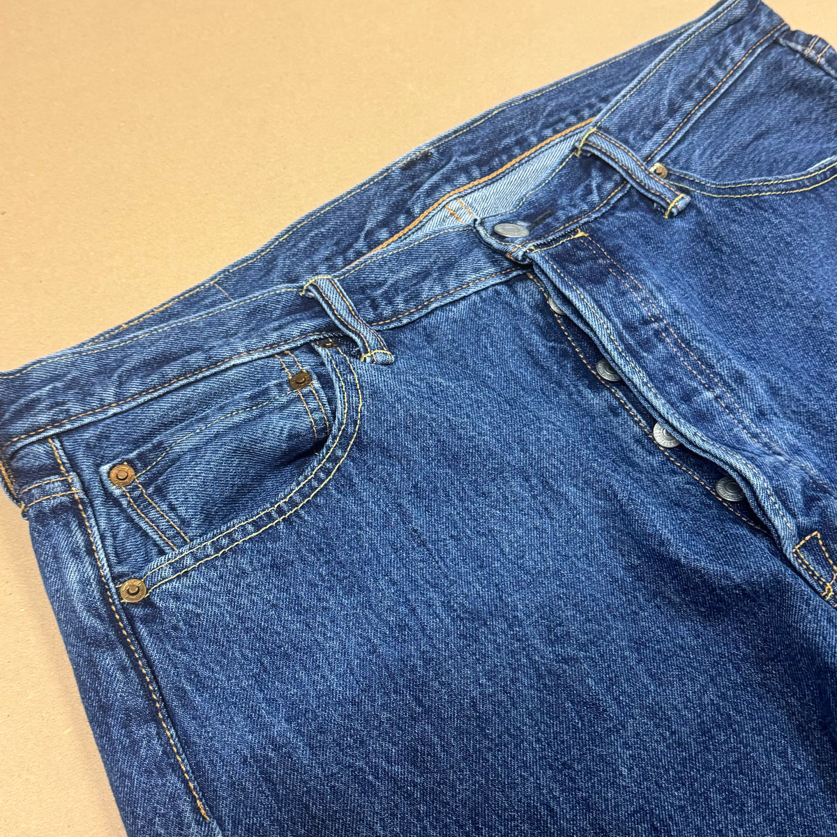 Levi Strauss Co. vintage straight leg jeans – Close-up 3