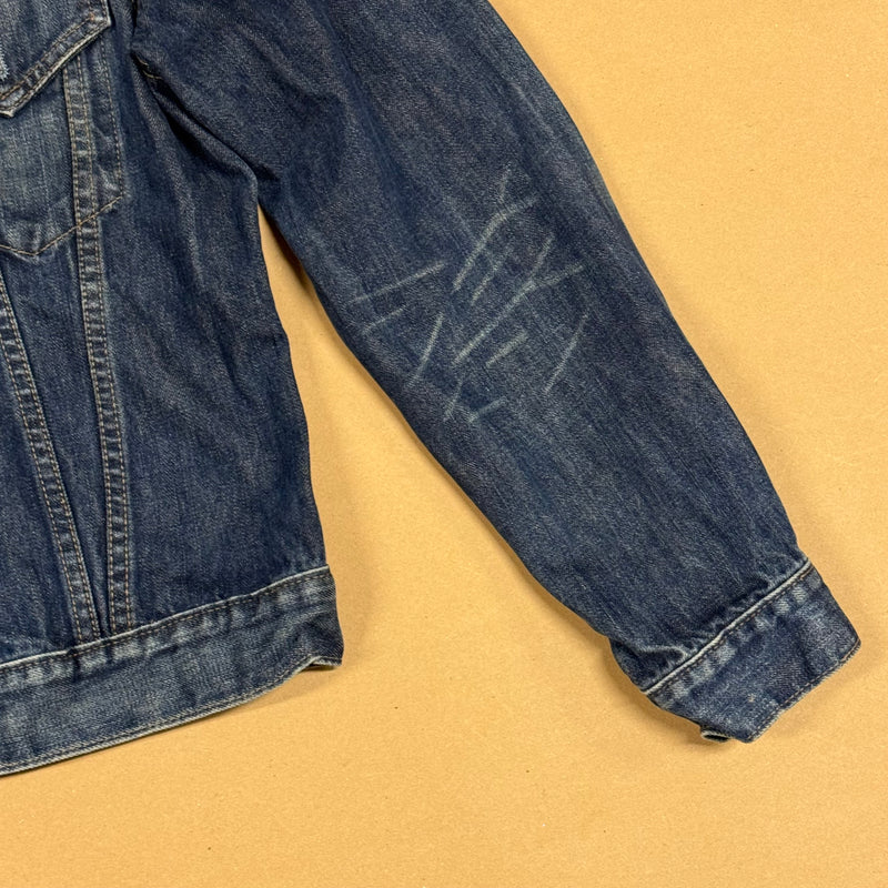 Detailansicht: Sourced limited accessories and clothes Levi Strauss vintage denim jeans jacket – Logo, Nähte oder Material