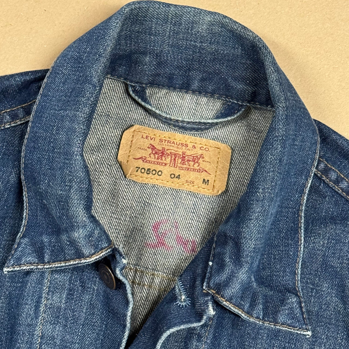 Levi Strauss vintage denim jeans jacket – Close-up 3