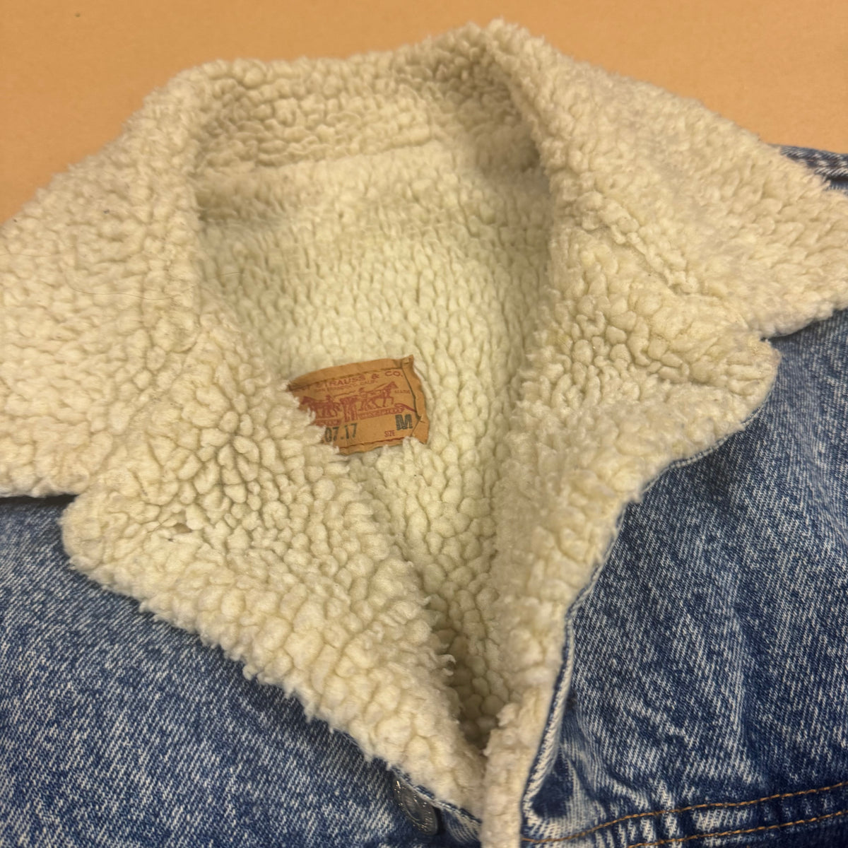 Levi Strauss vintage fluffy denim jacket – Close-up 1