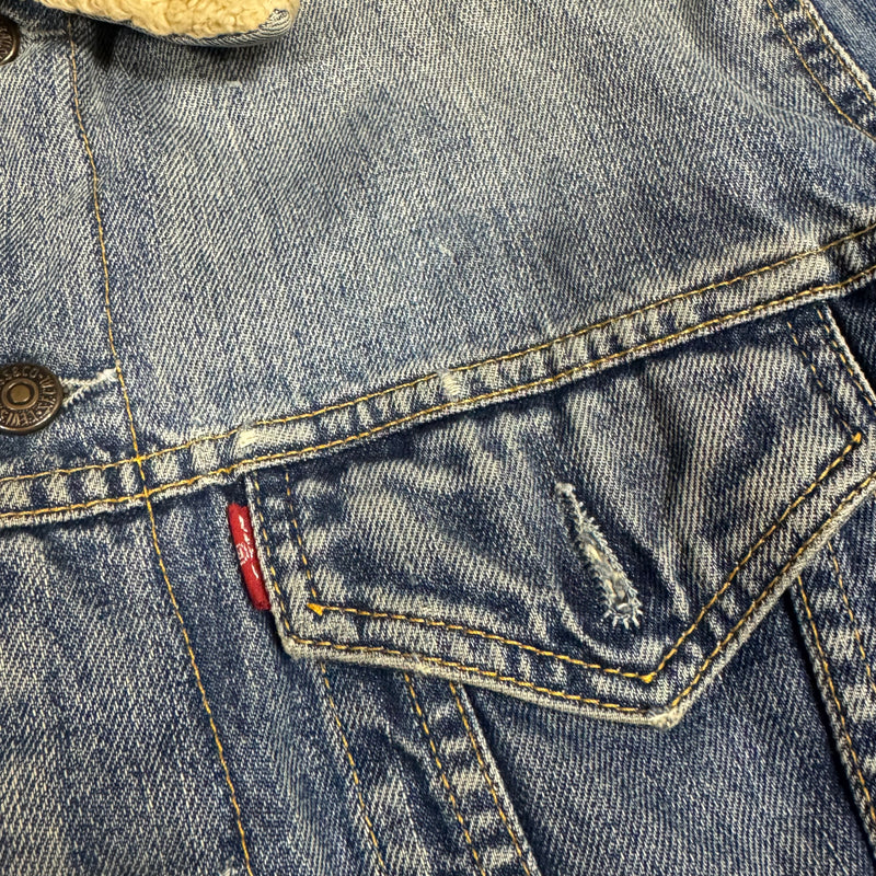Detailansicht: Sourced limited accessories and clothes Levi Strauss vintage puffered denim jacket – Logo, Nähte oder Material