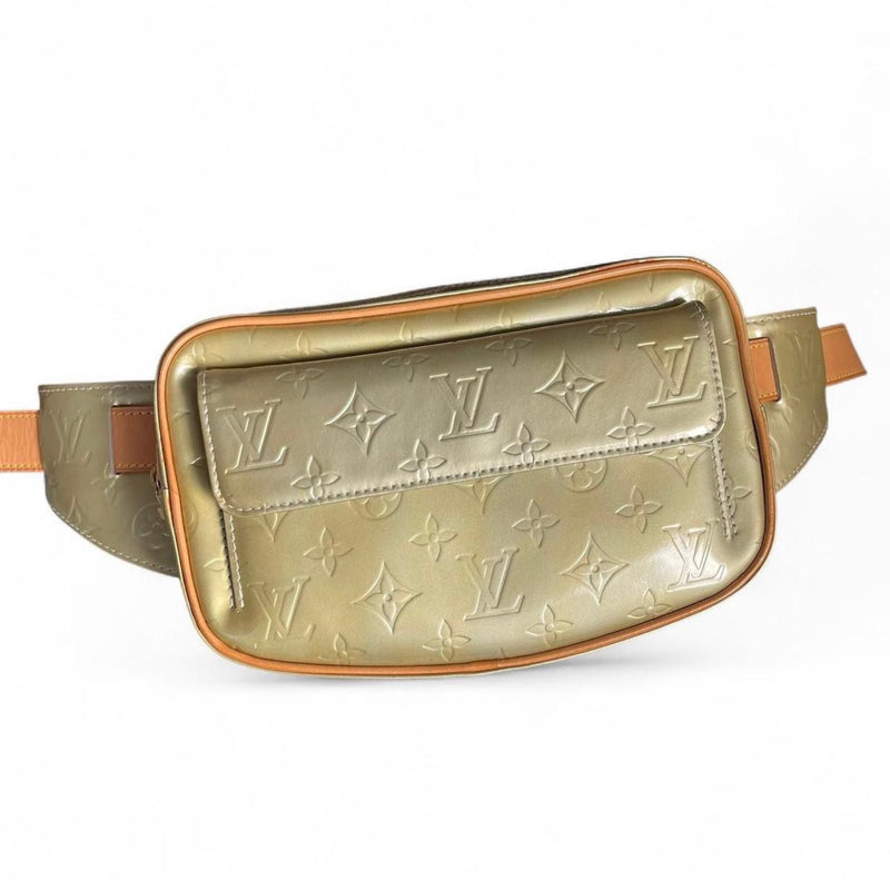 Detailansicht: Sourced limited accessories and clothes Louis Vuitton monogram vintage golden waist bag – Logo, Nähte oder Material