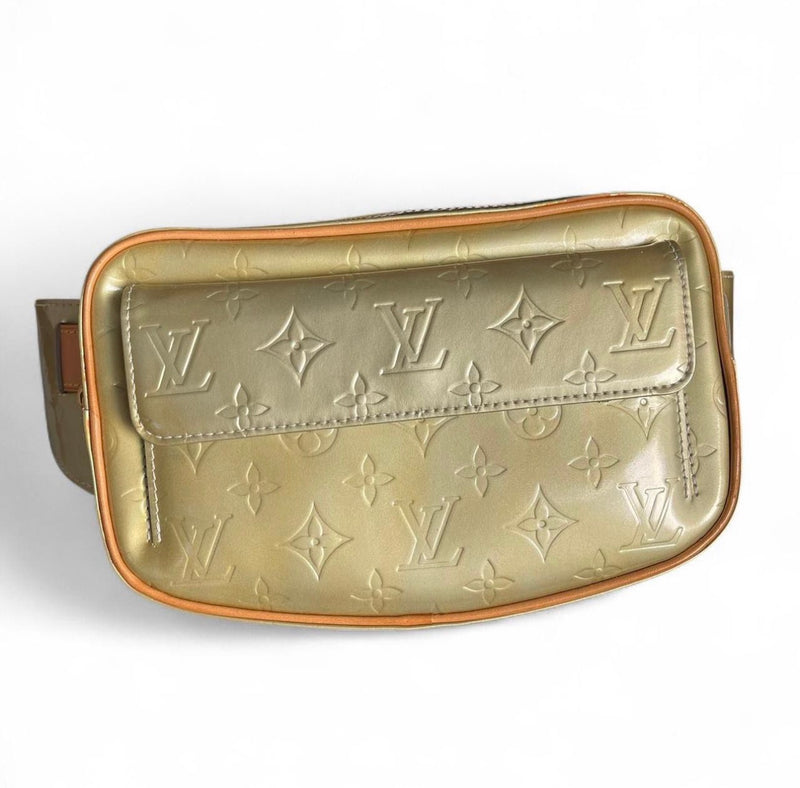 Detailansicht: Sourced limited accessories and clothes Louis Vuitton monogram vintage golden waist bag – Logo, Nähte oder Material