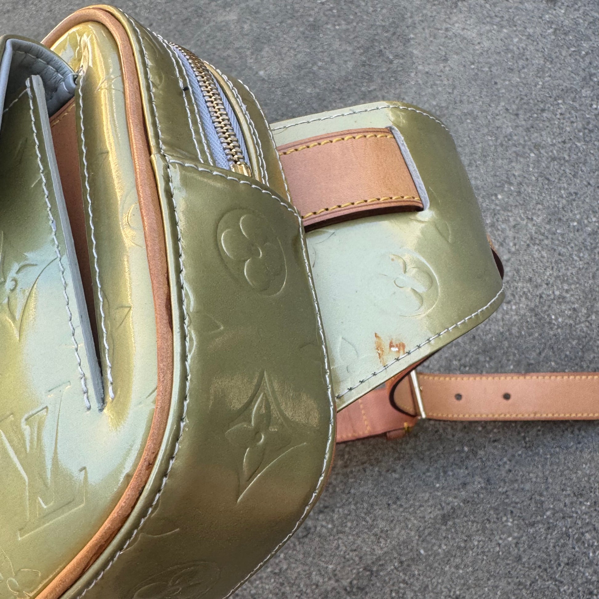 Louis Vuitton monogram vintage golden waist bag – Close-up 7