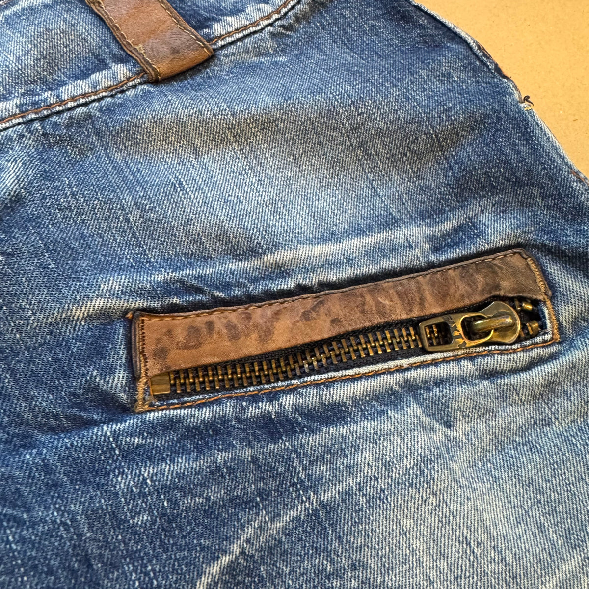 Luxury Miss Sixty vintage summer jeans – Close-up 2