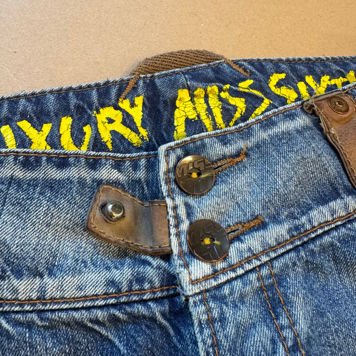 Luxury Miss Sixty vintage summer jeans – Close-up 3