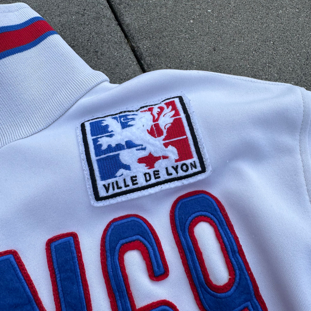 Lyon 69 Kappa white streetwear track jacket – Close-up 2