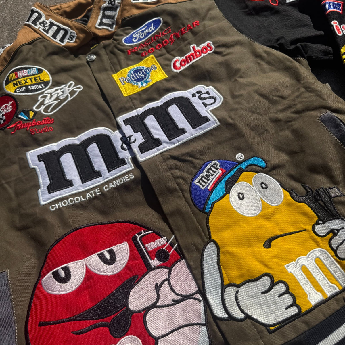 M&M's NASCAR streetwear 00s racing jacket – Close-up 1