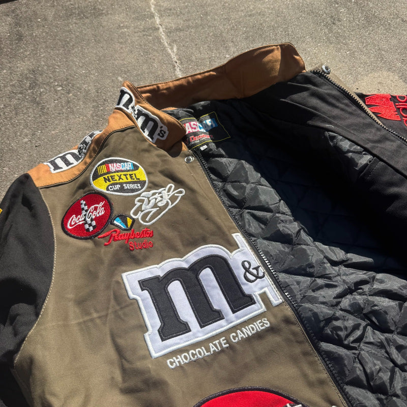 Detailansicht: Sourced limited accessories and clothes M&M's NASCAR streetwear 00s racing jacket – Logo, Nähte oder Material