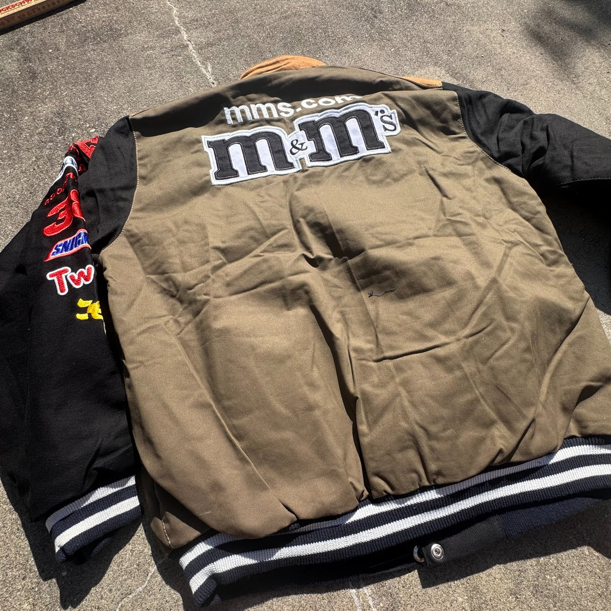M&M's NASCAR streetwear 00s racing jacket – Close-up 4