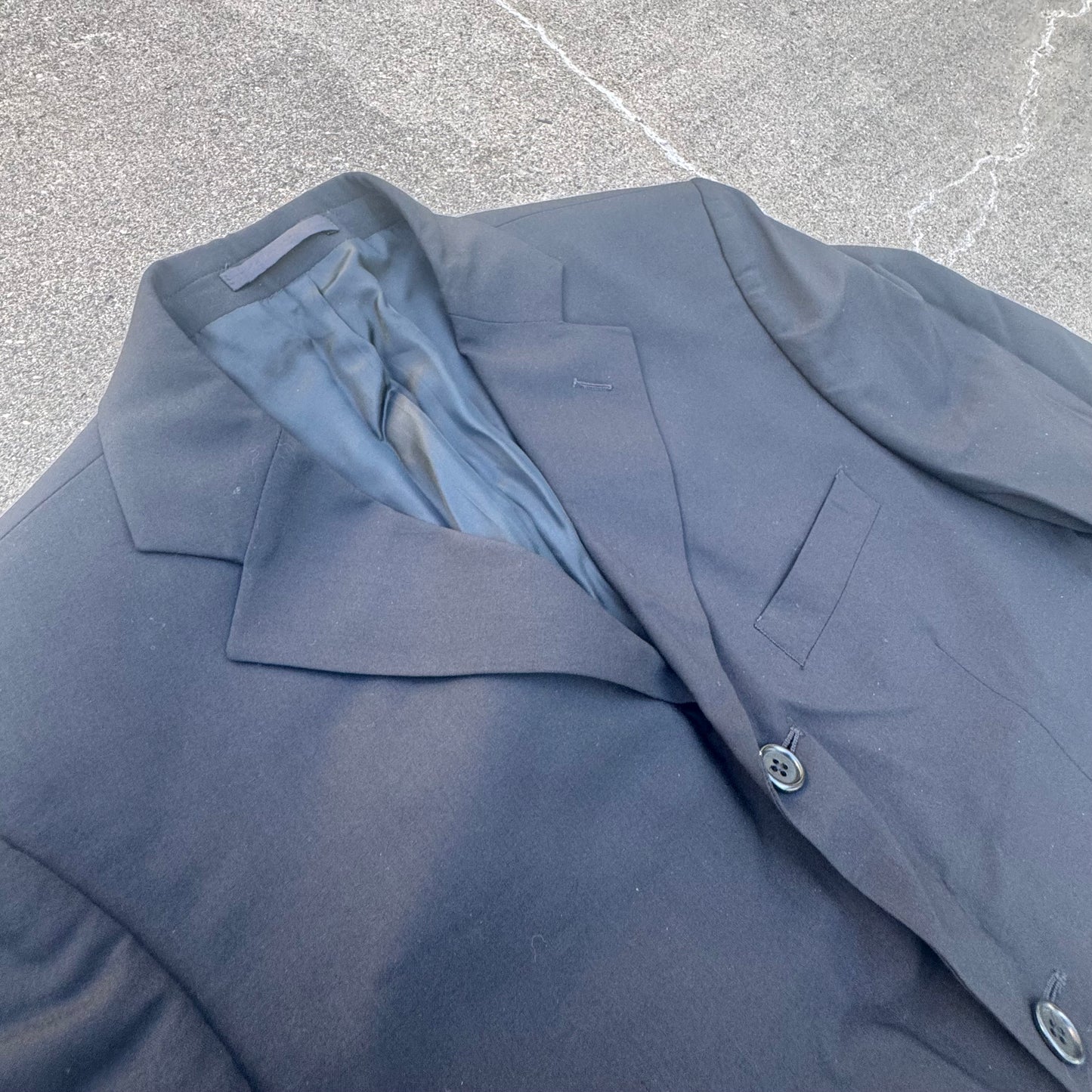Massimo Dutti vintage black Woolmark blazer – Close-up 1