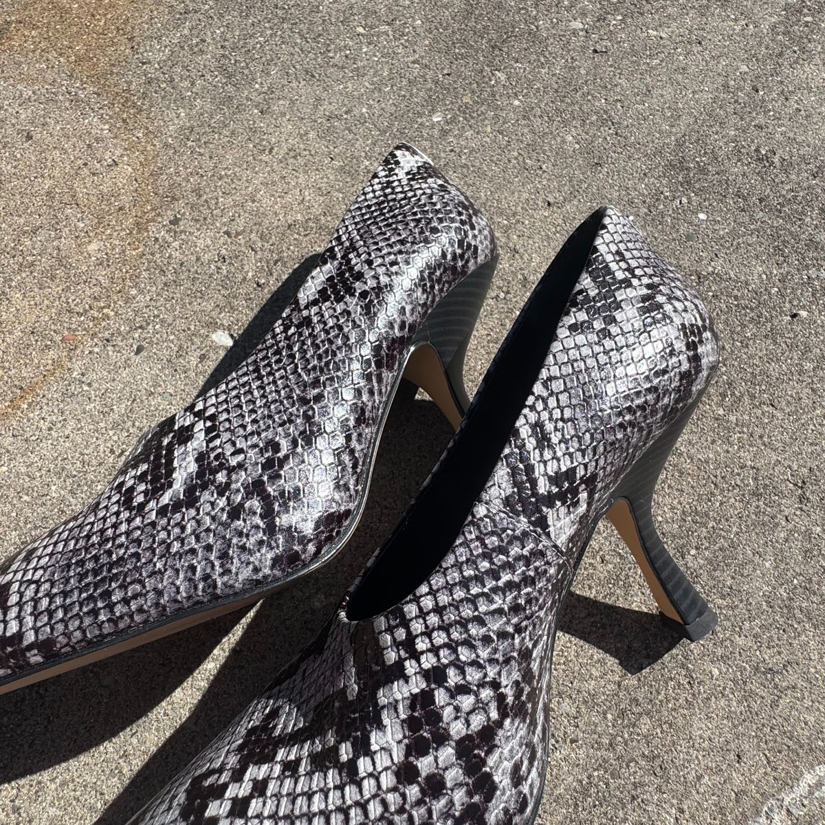 Michael Kors black high heels – Close-up 1