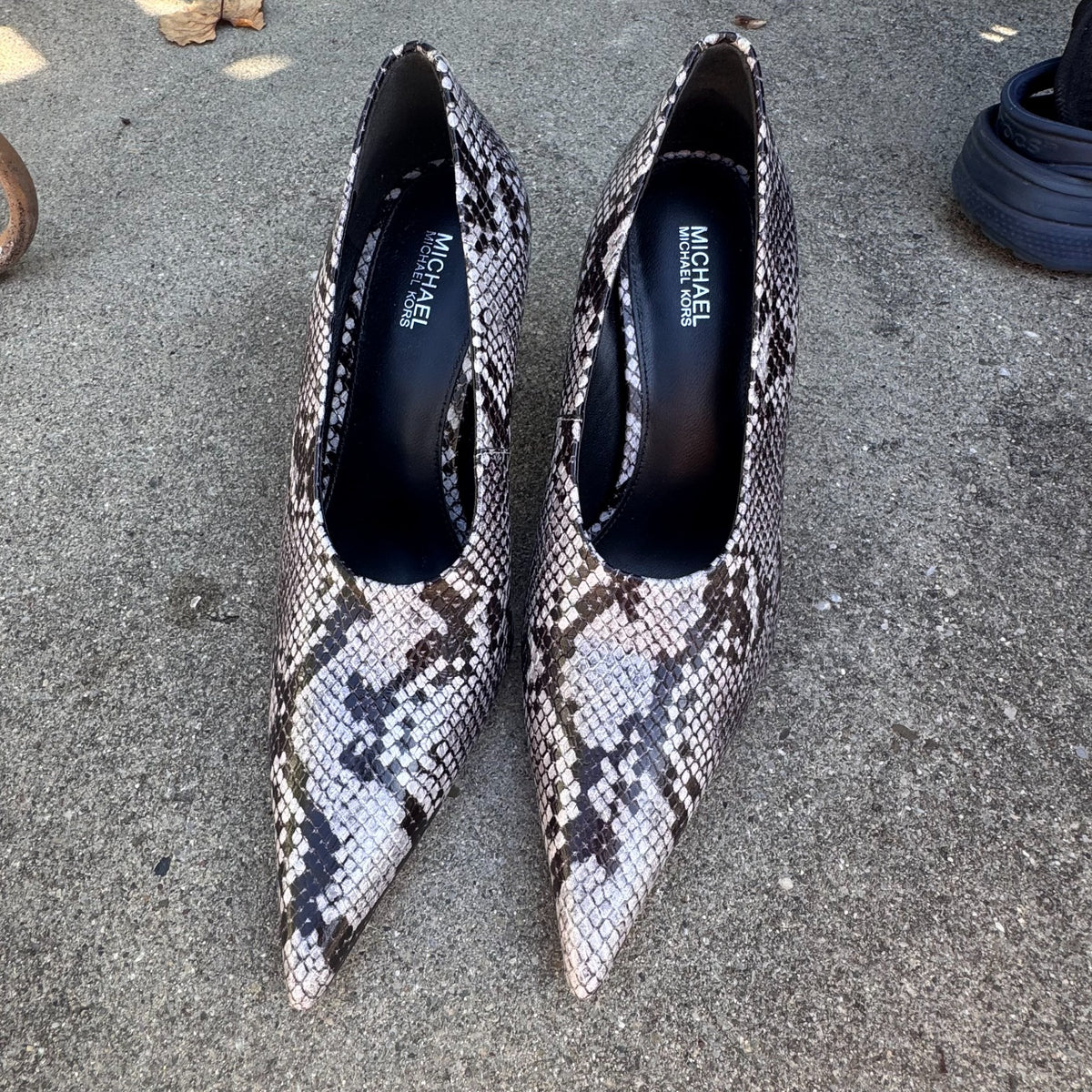 Michael Kors black high heels – Close-up 4