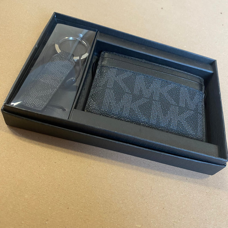 Detailansicht: Sourced limited accessories and clothes Michael Kors card holder – Logo, Nähte oder Material