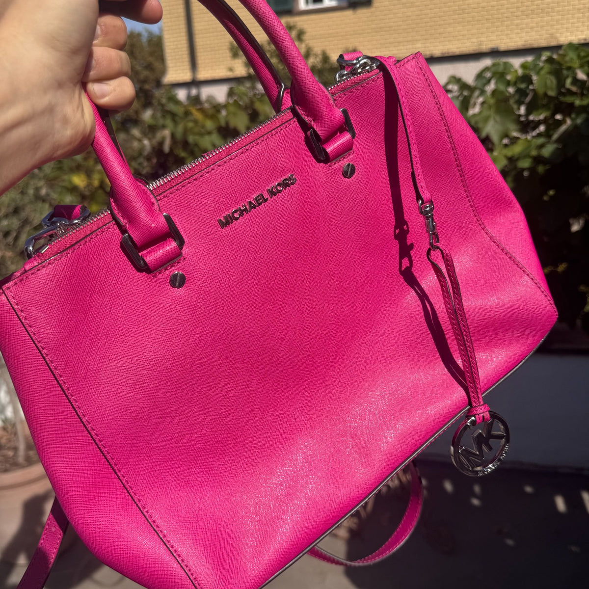 Michael Kors pink designer handbag – Close-up 1