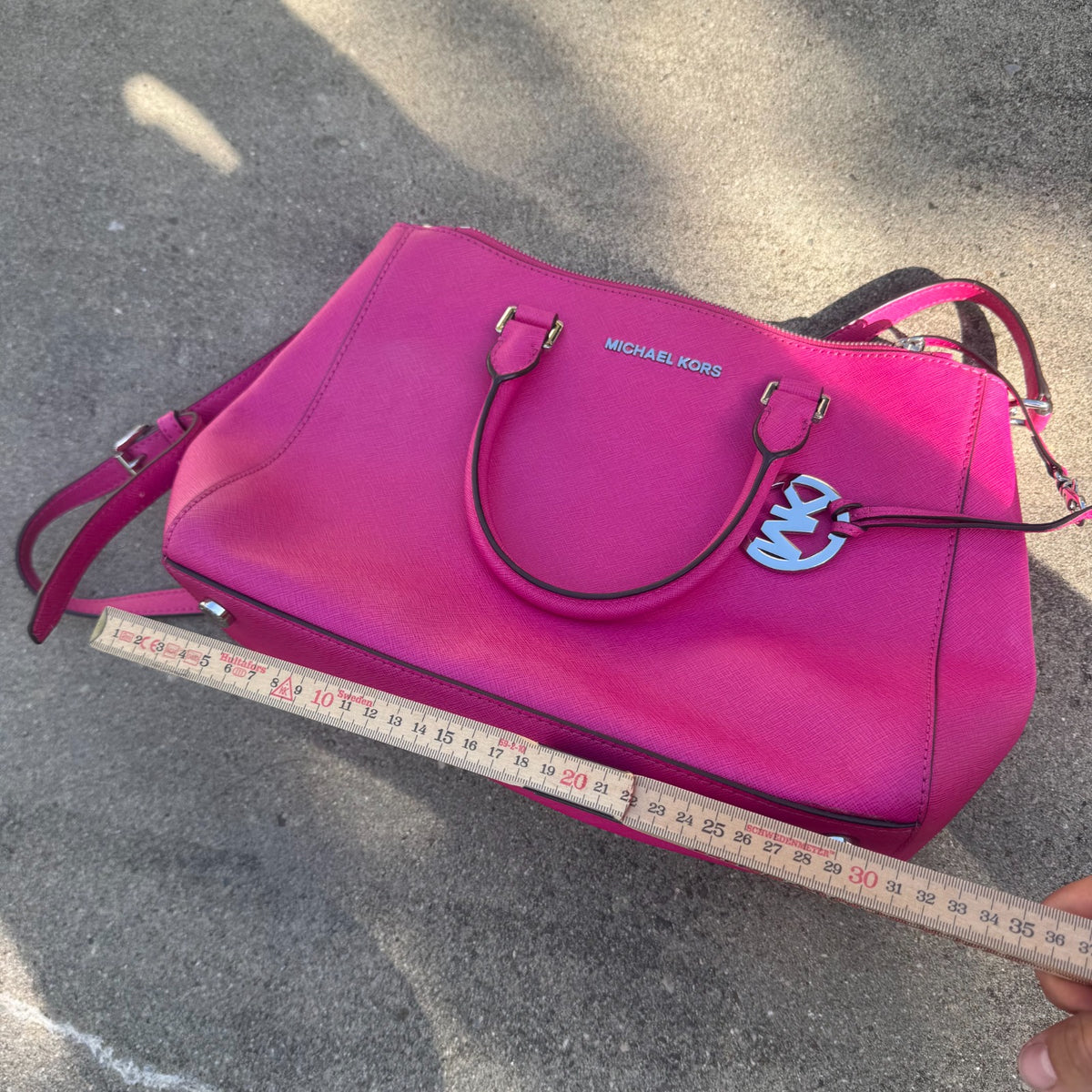 Michael Kors pink designer handbag – Close-up 5