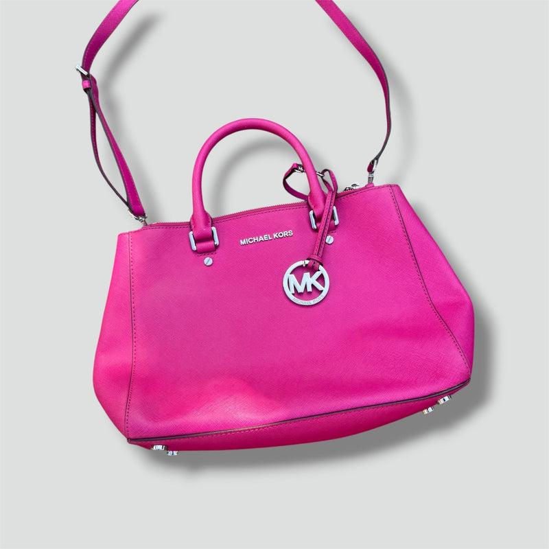 Sourced limited accessories and clothes Michael Kors pink designer handbag – Secondhand Streetwear