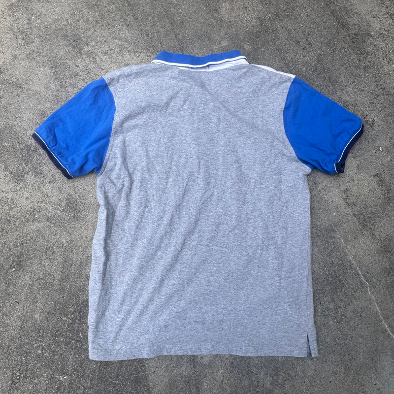 Detailansicht: Sourced limited accessories and clothes Mise Au Green retro sailing poloshirt – Logo, Nähte oder Material