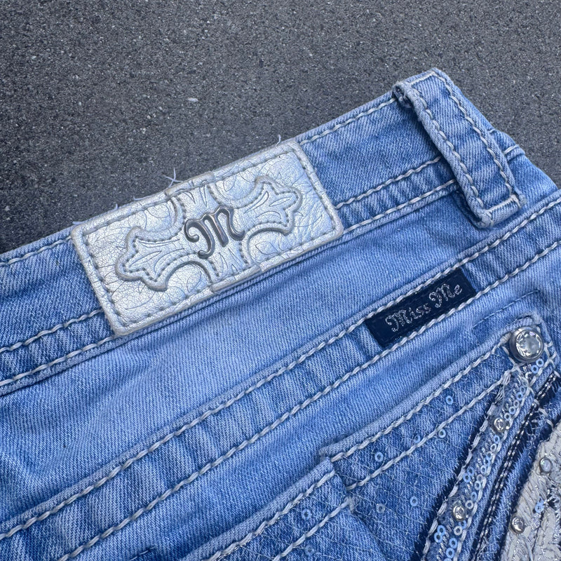 Detailansicht: Sourced limited accessories and clothes Miss Me angel y2k skyblue jeans – Logo, Nähte oder Material
