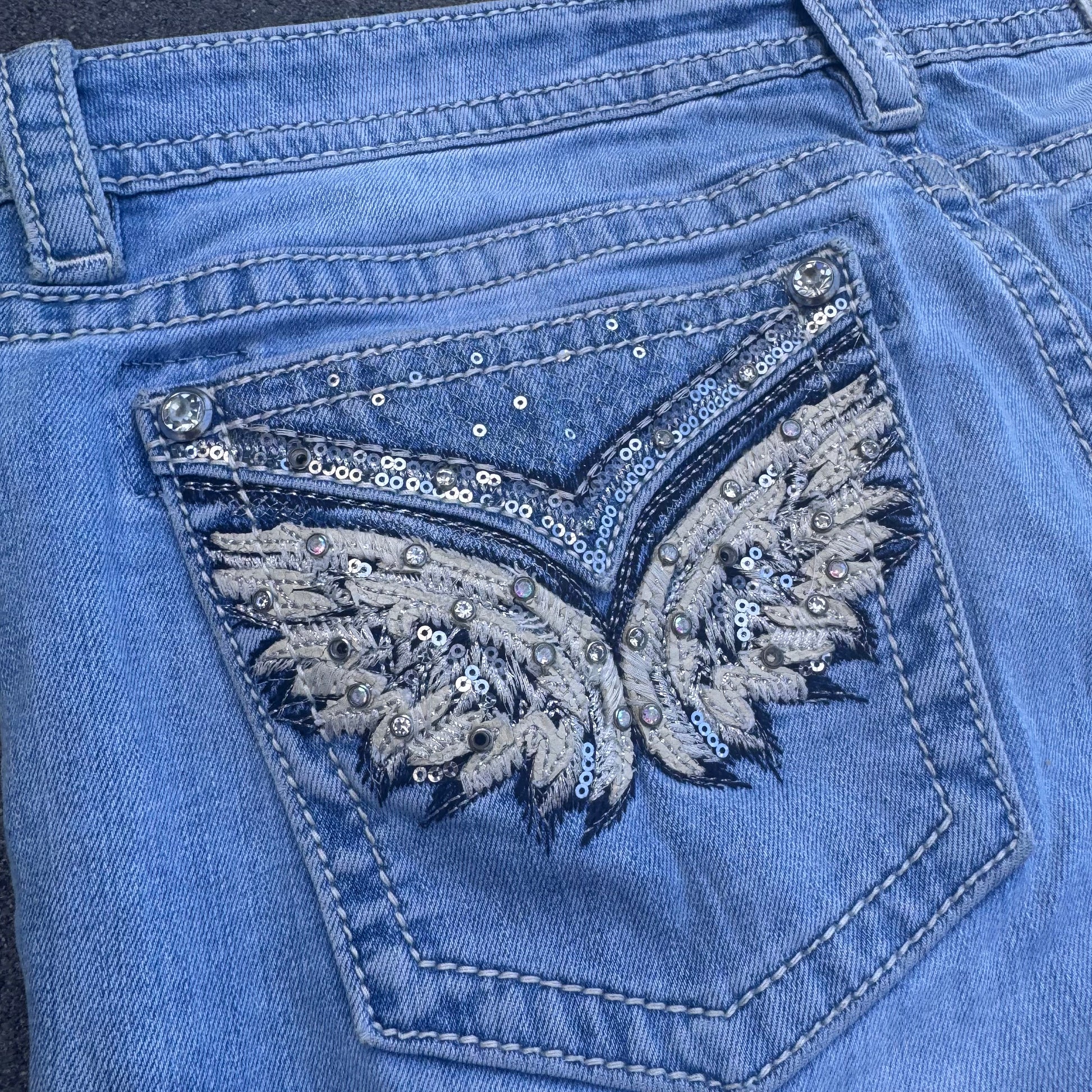 Miss Me angel y2k skyblue jeans – Close-up 3
