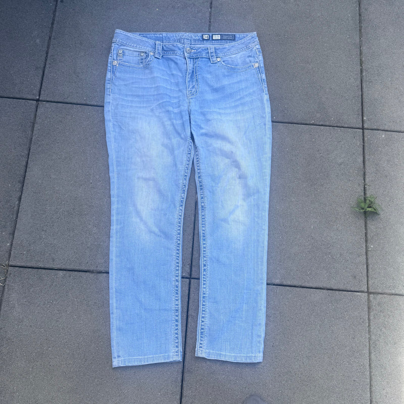 Detailansicht: Sourced limited accessories and clothes Miss Me angel y2k skyblue jeans – Logo, Nähte oder Material