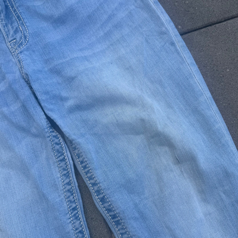 Detailansicht: Sourced limited accessories and clothes Miss Me angel y2k skyblue jeans – Logo, Nähte oder Material