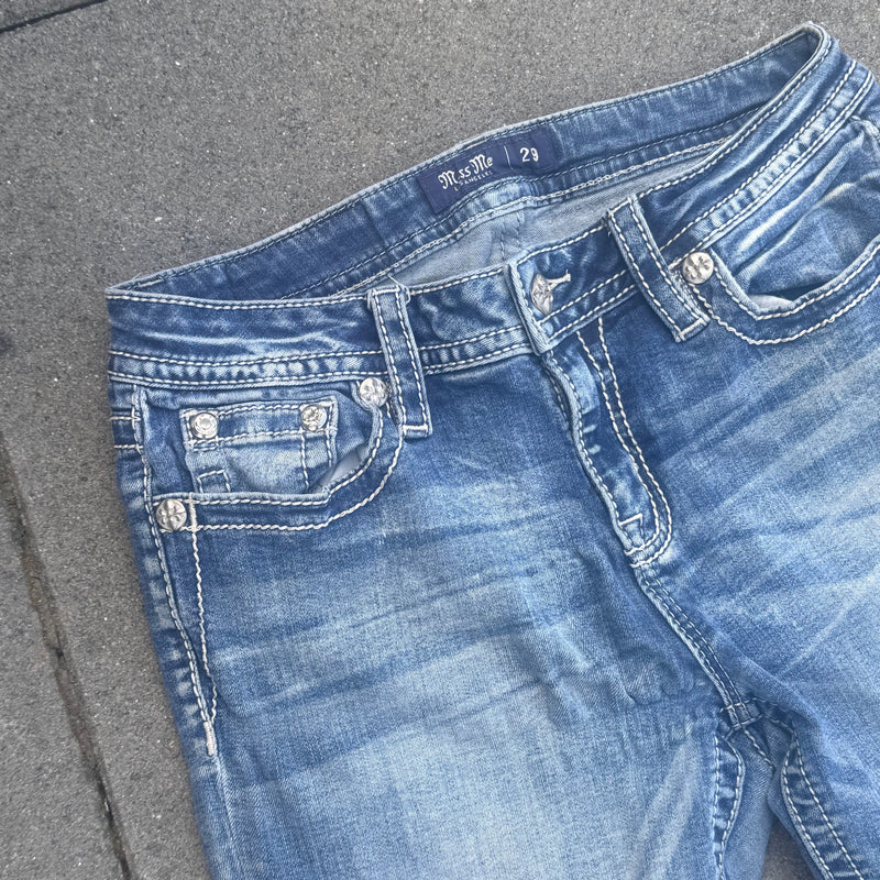 Detailansicht: Sourced limited accessories and clothes Miss Me y2k bootcut high waisted jeans – Logo, Nähte oder Material