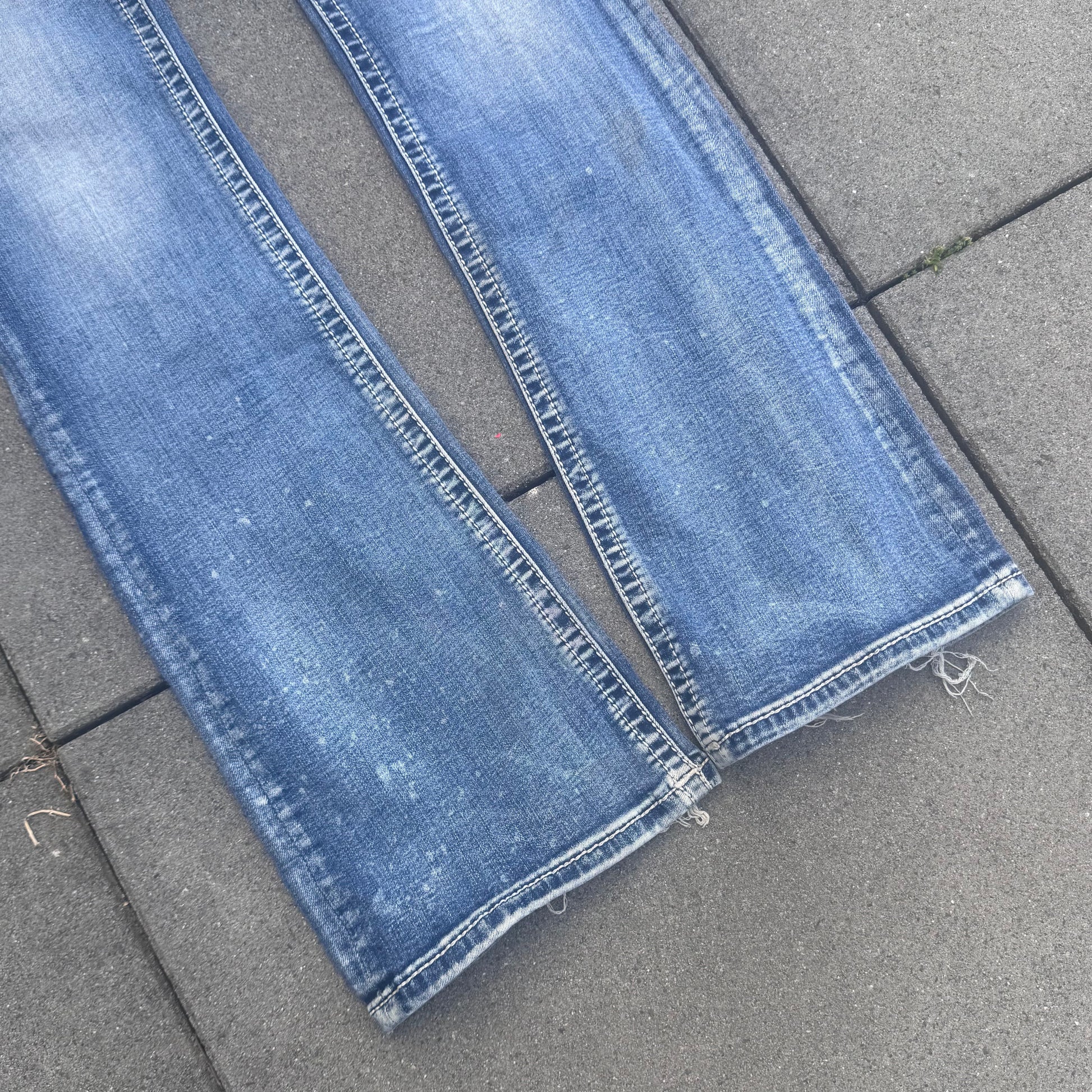 Miss Me y2k bootcut high waisted jeans – Close-up 8