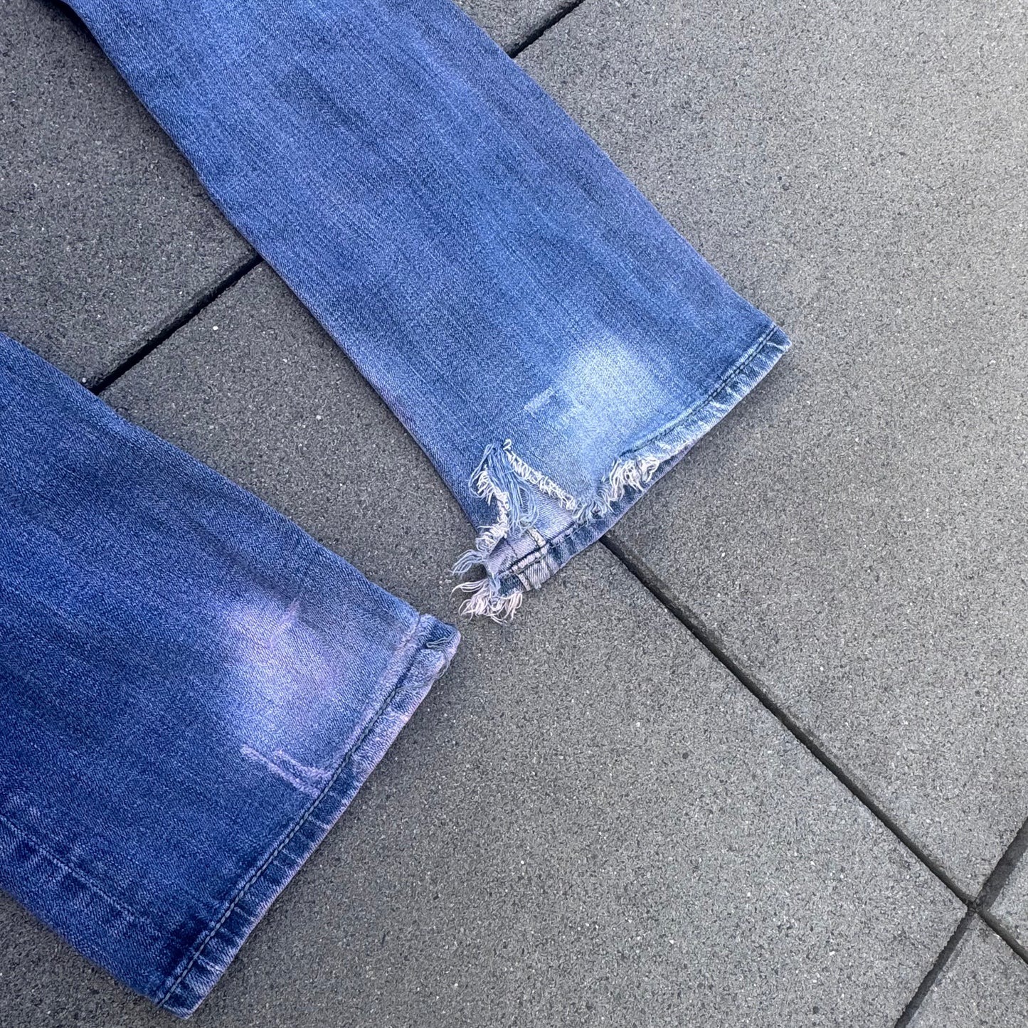 Miss Me y2k bootcut pink washed jeans – Close-up 3