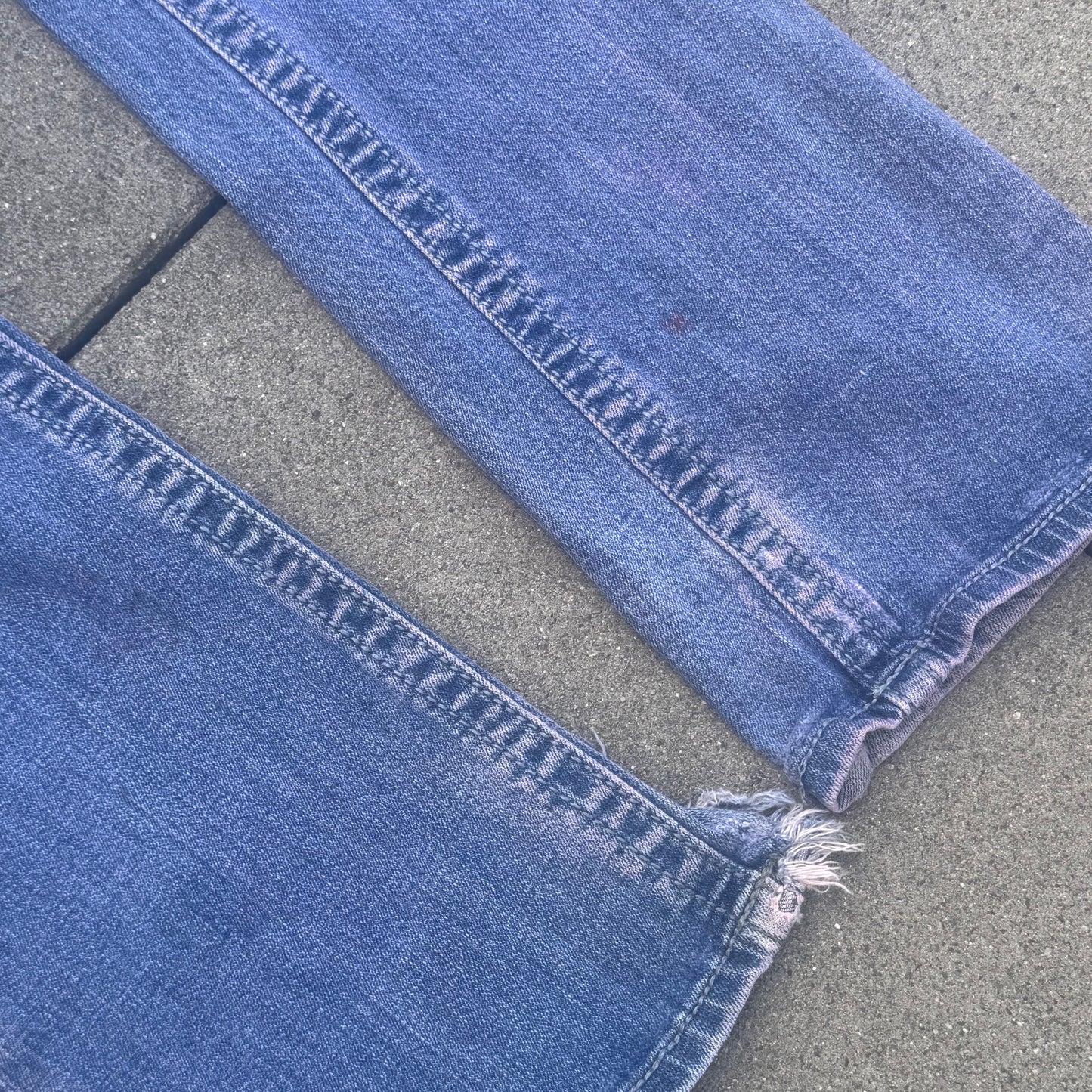 Miss Me y2k bootcut pink washed jeans – Close-up 6