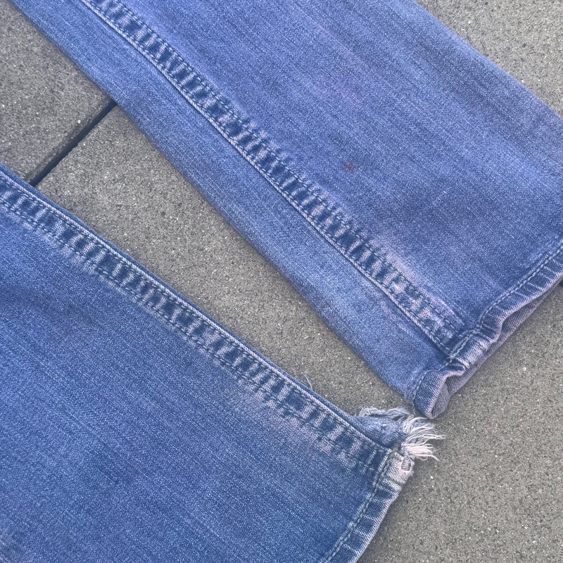 Detailansicht: Sourced limited accessories and clothes Miss Me y2k bootcut pink washed jeans – Logo, Nähte oder Material