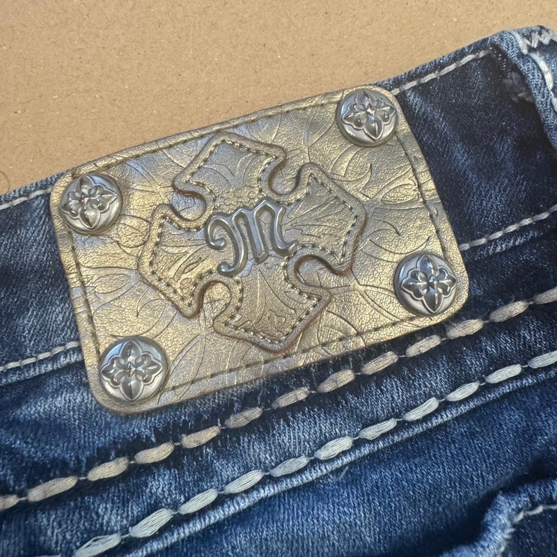 Detailansicht: Sourced limited accessories and clothes Miss Me Y2K pirate pants – Logo, Nähte oder Material