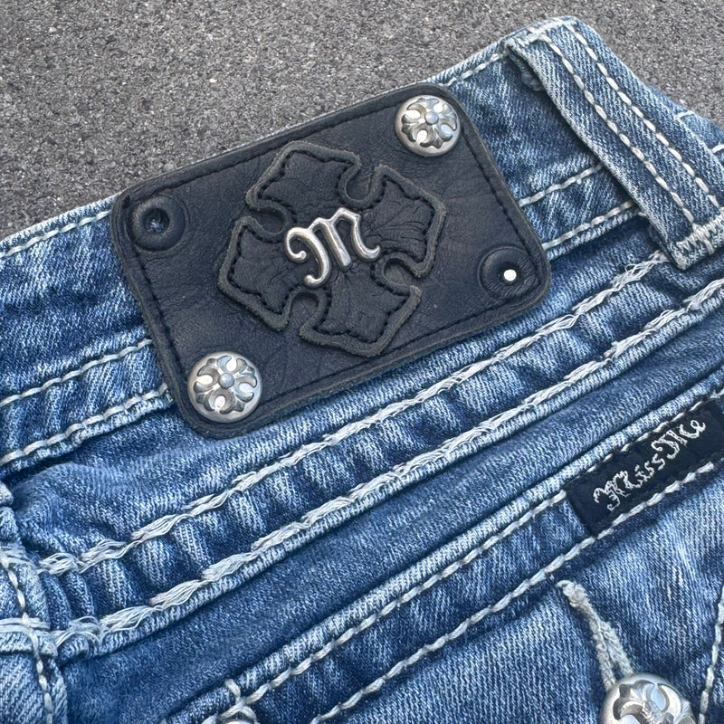 Detailansicht: Sourced limited accessories and clothes Miss Me y2k slim low waist jeans – Logo, Nähte oder Material