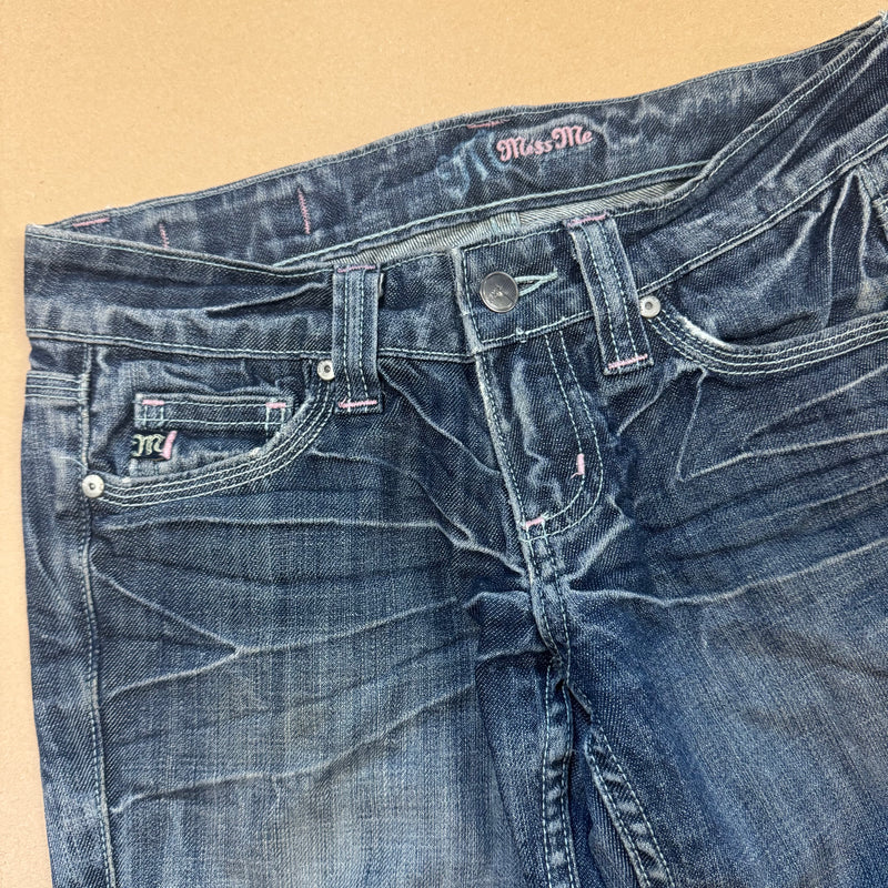 Detailansicht: Sourced limited accessories and clothes Miss Me Y2K vintage low waist jeans – Logo, Nähte oder Material