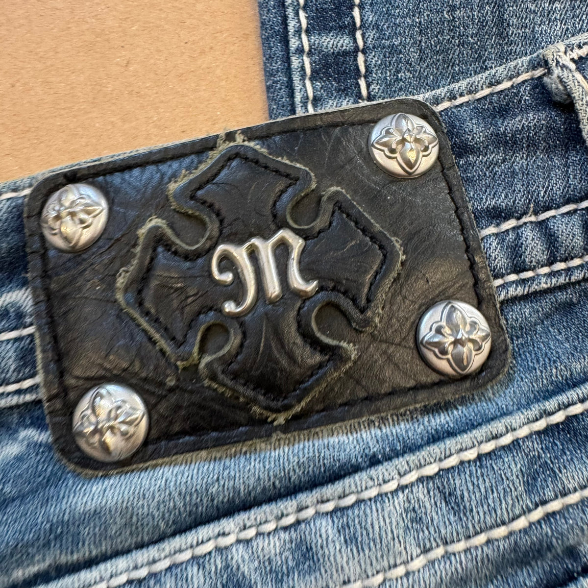 Miss Me Y2K vintage wide leg jeans – Close-up 3
