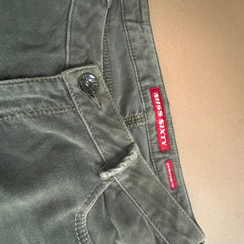 Detailansicht: Sourced limited accessories and clothes Miss Sixty extra low wide-leg retro pants – Logo, Nähte oder Material