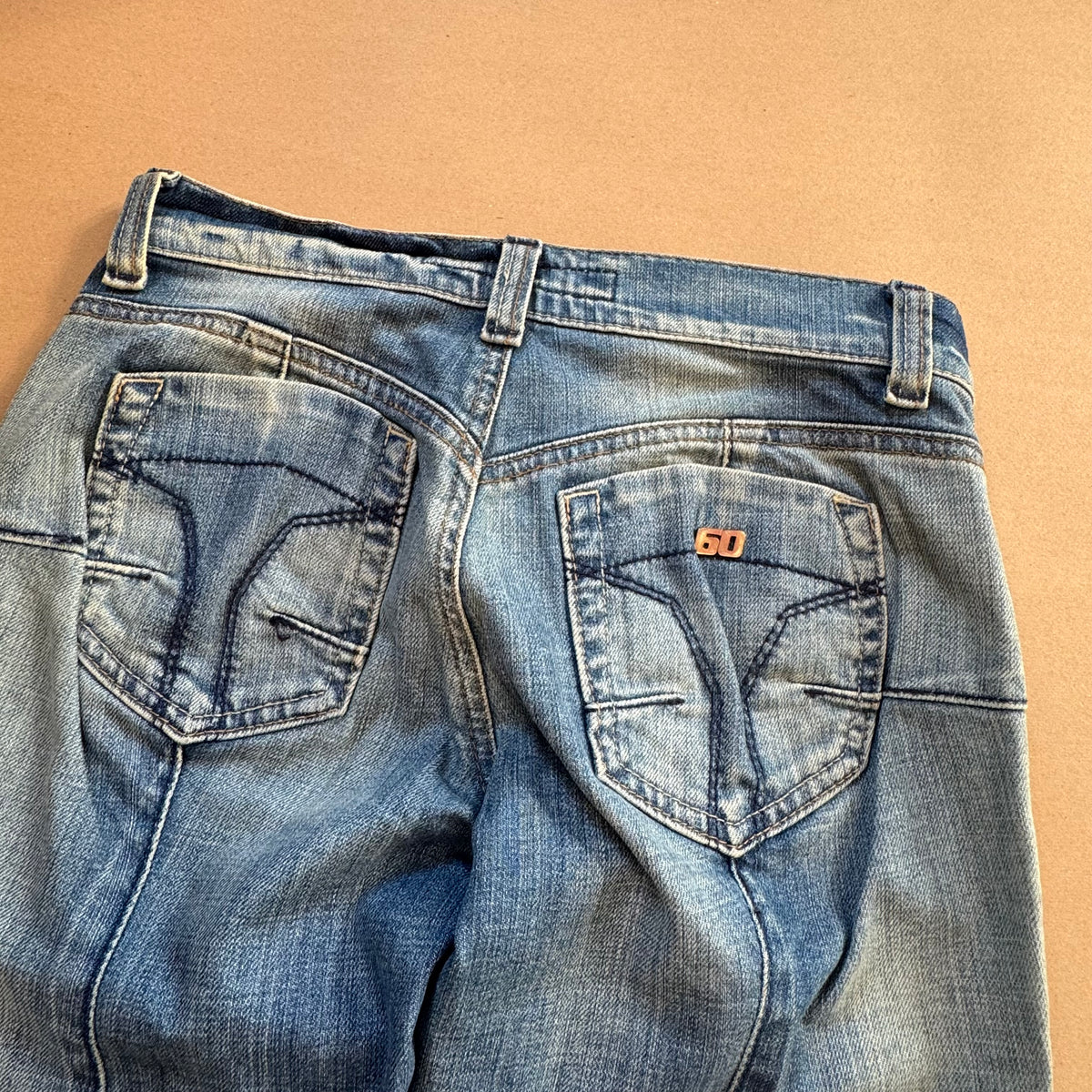 Miss Sixty style Magic "Kiss" retro jeans – Close-up 5